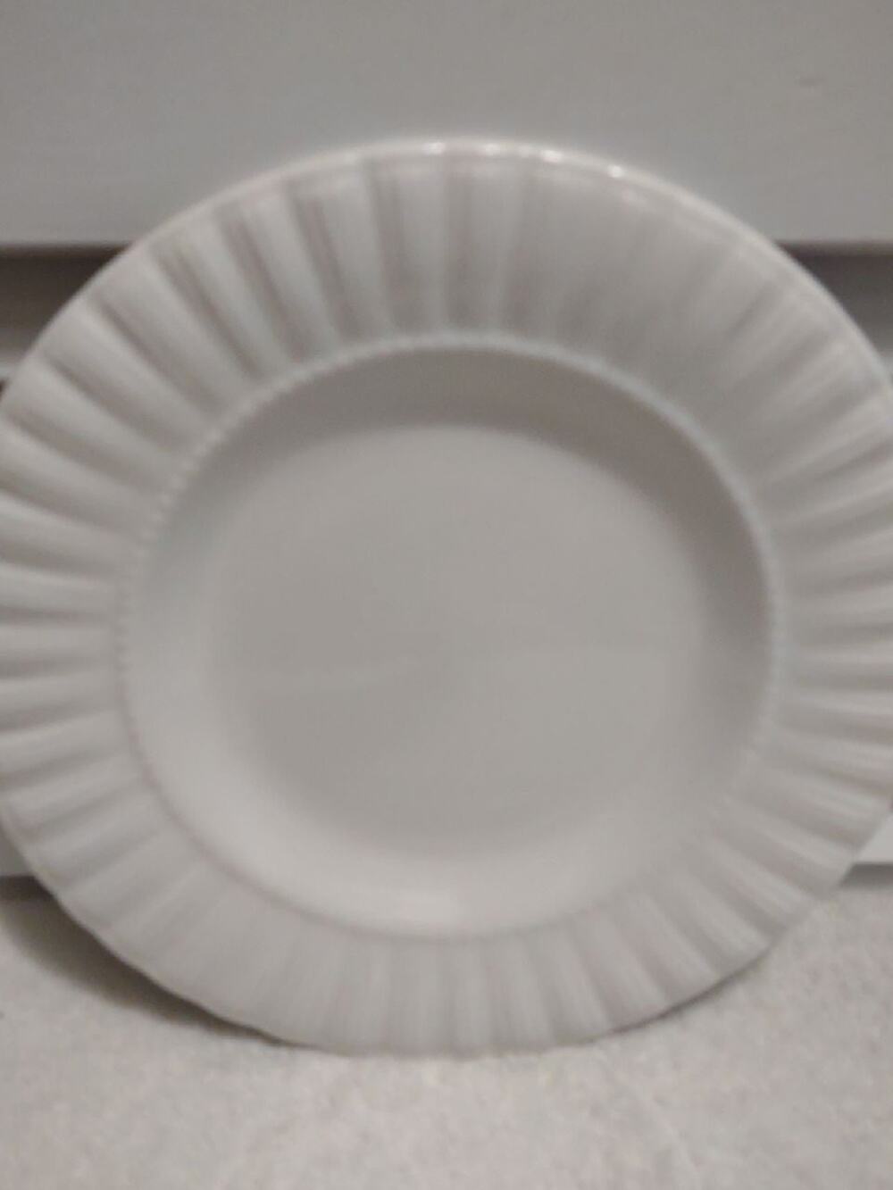 Thomson Pottery 8.25" Maison White stoneware salad plate only ruffle rim